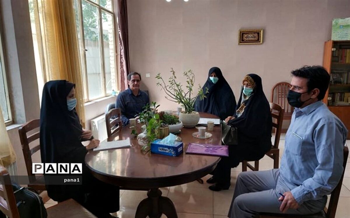 استفاده از مشارکت فعال همسالان یک راهبرد مؤثردر توانمندسازی دانش‌آموزان است