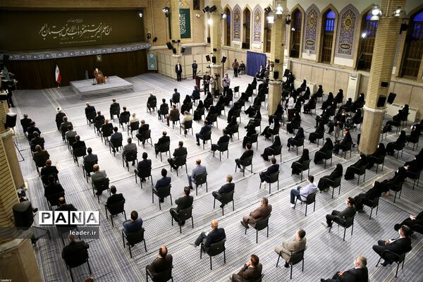 دیدار جمعی از معلمان با رهبر انقلاب اسلامی