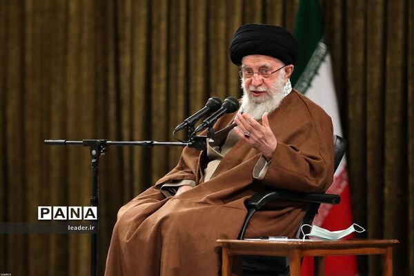 دیدار جمعی از معلمان با رهبر انقلاب اسلامی