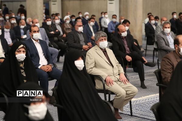 دیدار جمعی از معلمان با رهبر انقلاب اسلامی