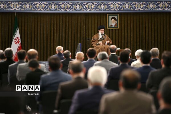 دیدار جمعی از معلمان با رهبر انقلاب اسلامی