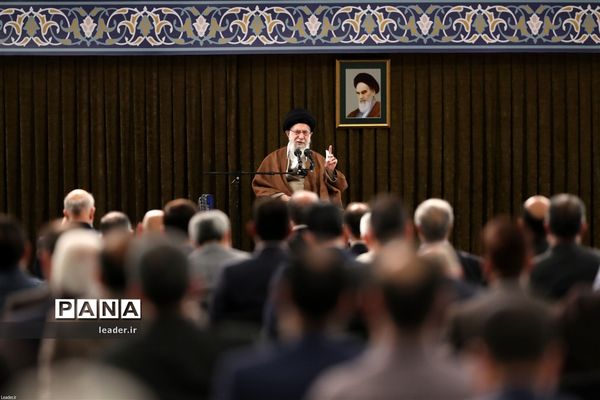 دیدار جمعی از معلمان با رهبر انقلاب اسلامی