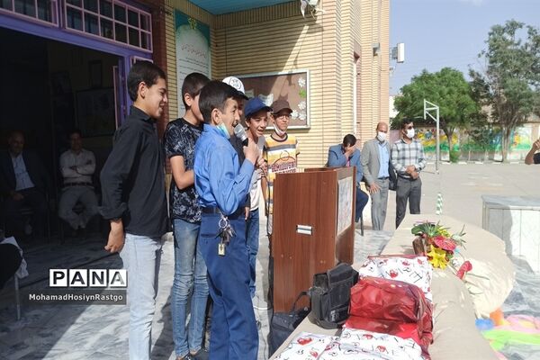 مراسم تقدیراز معلمان مدرسه شهید باهنر کاشمر