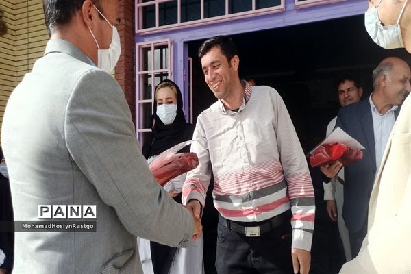 مراسم تقدیراز معلمان مدرسه شهید باهنر کاشمر