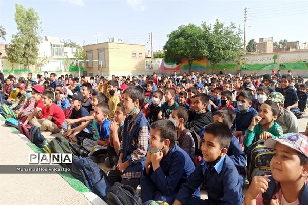 مراسم تقدیراز معلمان مدرسه شهید باهنر کاشمر