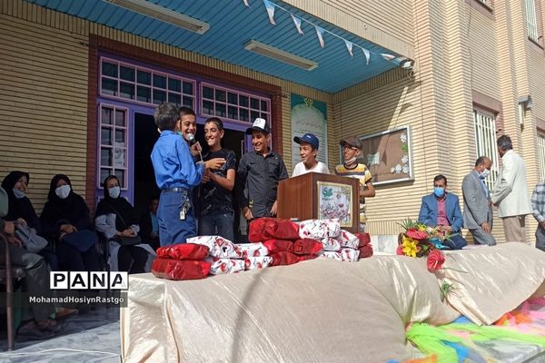 مراسم تقدیراز معلمان مدرسه شهید باهنر کاشمر