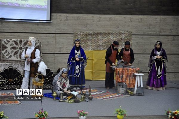 آیین معرفی طرح استانی گلستان‌خوانی در شیراز