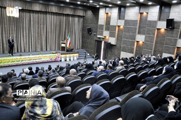 آیین معرفی طرح استانی گلستان‌خوانی در شیراز