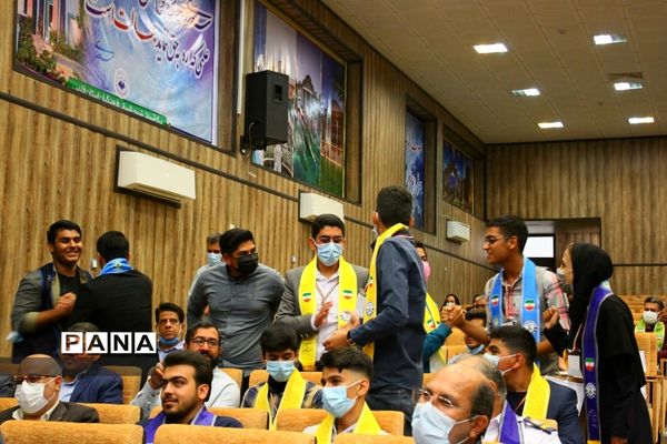 برگزاری اختتامیه دومین دوره مسابقات مناظره دانش‌آموزی استان فارس