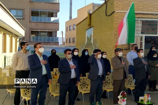 تجلیل از مدافعان سلامت و جهادگران آموزش در آباده