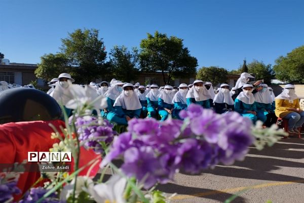 تجلیل از مدافعان سلامت و جهادگران آموزش در آباده