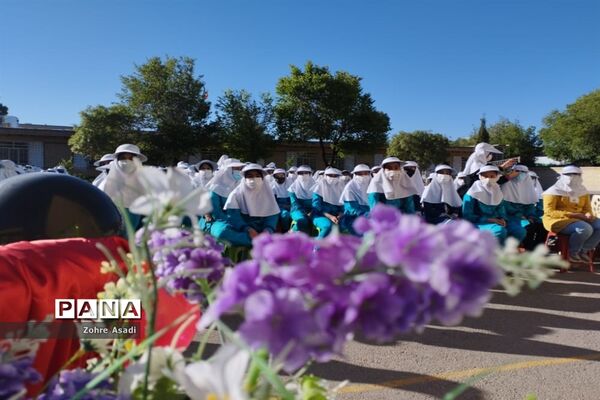 تجلیل از مدافعان سلامت و جهادگران آموزش در آباده