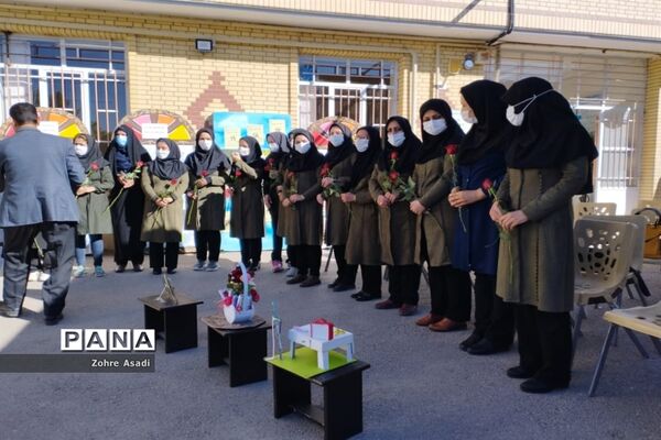 تجلیل از مدافعان سلامت و جهادگران آموزش در آباده