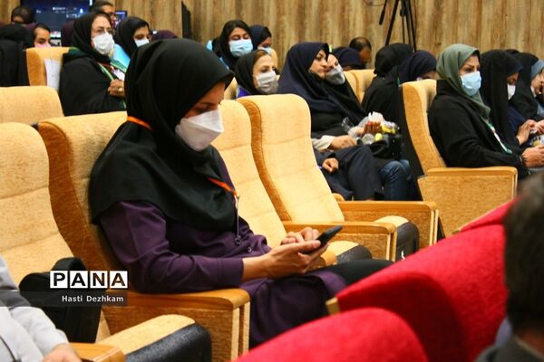 برگزاری مرحله نهایی دومین دوره مسابقات مناظره دانش‌آموزی پسران استان فارس