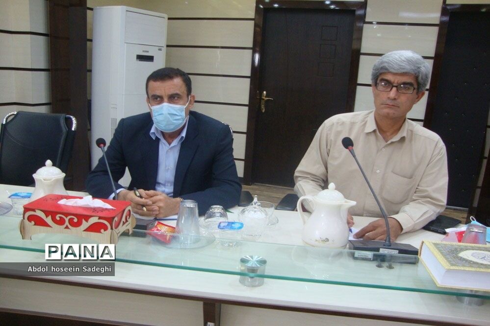 نشست هم‌اندیشی مدیران مدارس بوشهر