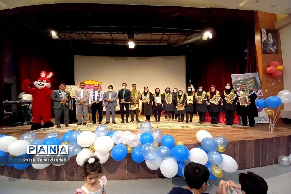 جشن سالروز تاسیس سازمان دانش‌آموزی در بوشهر