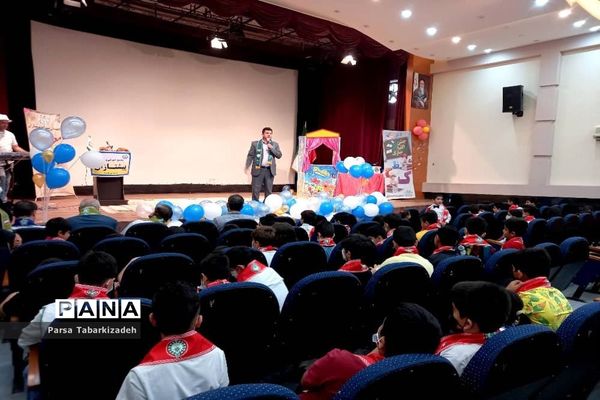 جشن سالروز تاسیس سازمان دانش‌آموزی در بوشهر