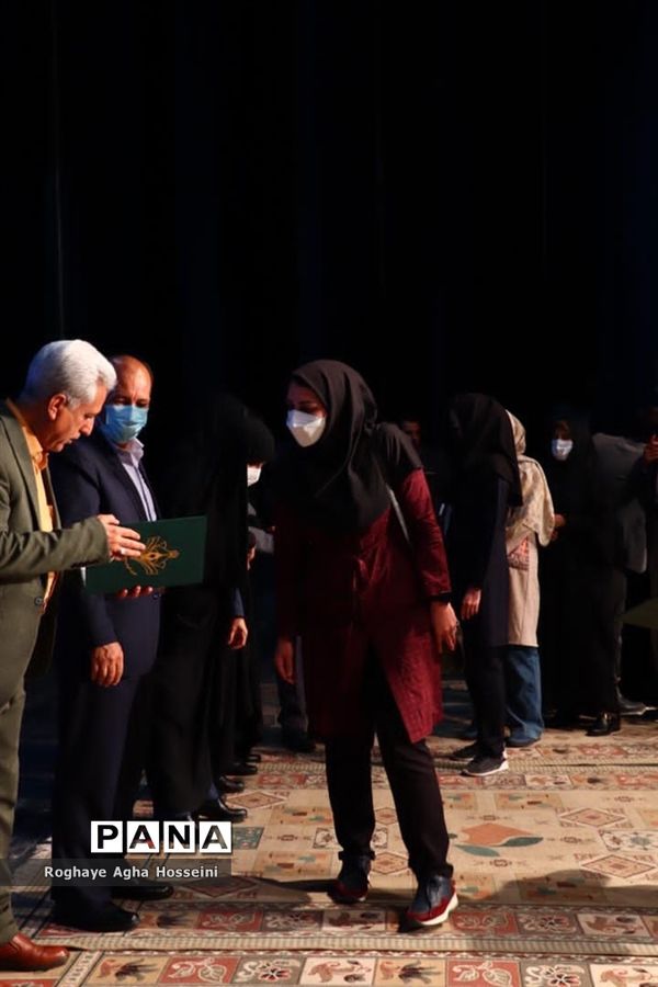 برپایی جشن شکوه معلمی در تالار حافظ شیراز