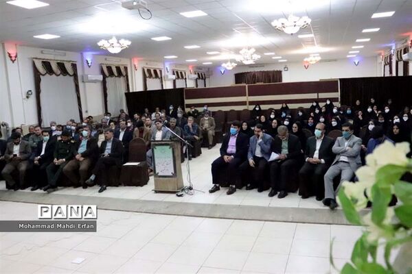 نشست صمیمی مسئولان با فرهنگیان شهرستان  آباده