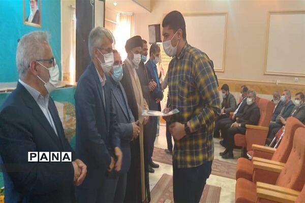 تجلیل از معلمان نمونه و پیشکسوتان شهرستان نظرآباد