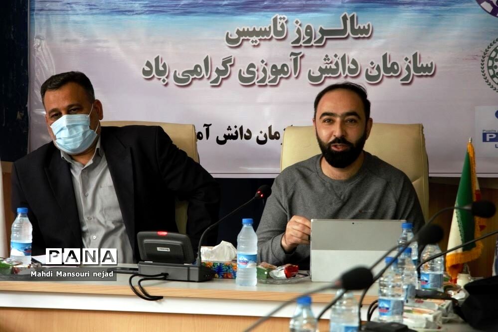 نشست صمیمی قائم مقام سازمان دانش‌آموزی با تشکل‌های دانش‌آموزی هرمزگان