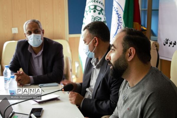 نشست صمیمی قائم مقام سازمان دانش‌آموزی با تشکل‌های دانش‌آموزی هرمزگان