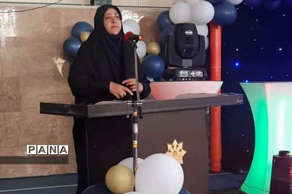 جشن فارغ‌التحصیلی دانش‌آموزان پایه دوازدهم مدرسه استعدادهای درخشان فرزانگان رودهن