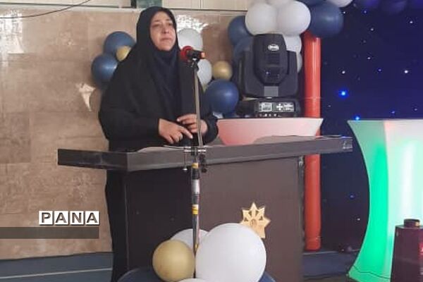 جشن فارغ‌التحصیلی دانش‌آموزان پایه دوازدهم مدرسه استعدادهای درخشان فرزانگان رودهن