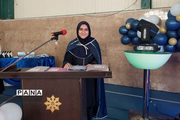 جشن فارغ‌التحصیلی دانش‌آموزان پایه دوازدهم مدرسه استعدادهای درخشان فرزانگان رودهن