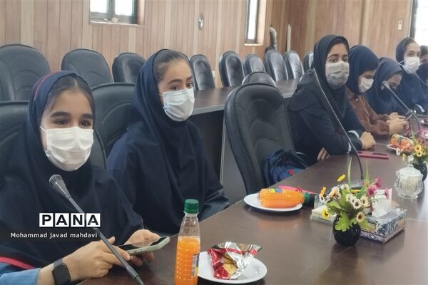 جلسه توجیهی گروهی از دانش‌آموز خبرنگاران خبرگزاری پانا ناحیه 4 شیراز