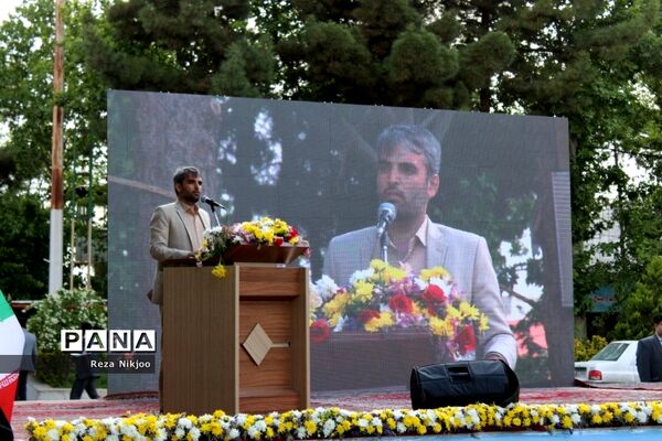 درخشش غرفه بهارستان یک در نمایشگاه دستاوردهای آموزشی و تربیتی معلمان