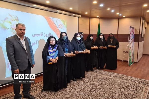 جشن سالروز تاسیس سازمان دانش‌آموزی در منطقه ۱۳ تهران