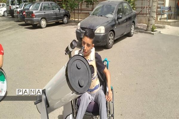 رصد دانش‌آموزان مدرسه استثنایی سروش از سیارات منظومه شمسی