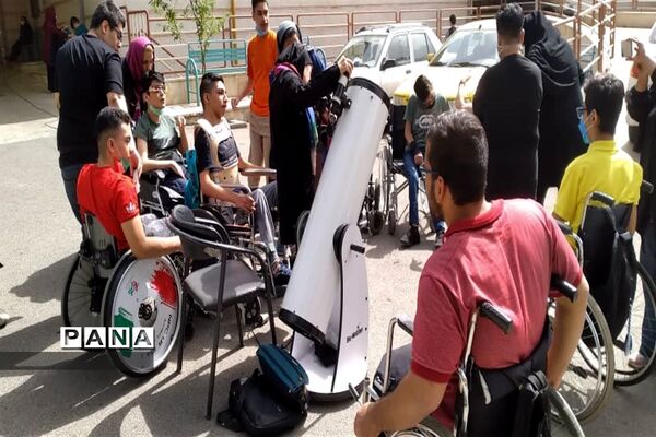 رصد دانش‌آموزان مدرسه استثنایی سروش از سیارات منظومه شمسی