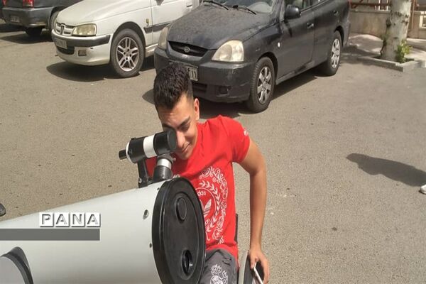 رصد دانش‌آموزان مدرسه استثنایی سروش از سیارات منظومه شمسی