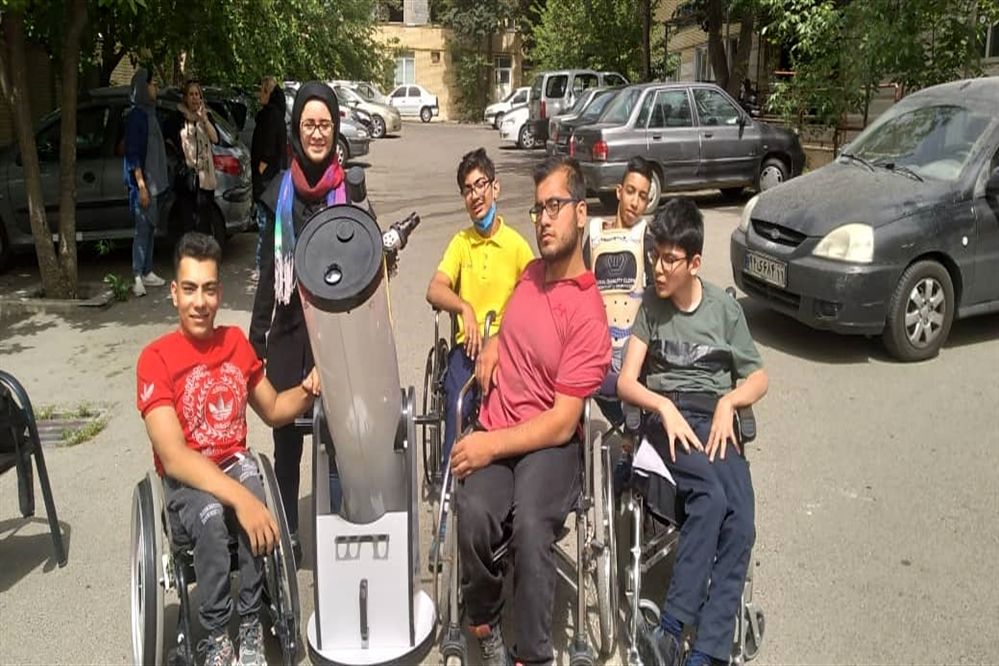 رصد دانش‌آموزان مدرسه استثنایی سروش از سیارات منظومه شمسی