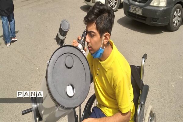 رصد دانش‌آموزان مدرسه استثنایی سروش از سیارات منظومه شمسی