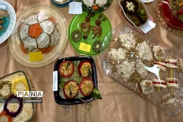 جشنواره غذاهای ورزشی دبیرستان آرمیتا مصلی‌نژاد ناحیه‌ دو شهرری