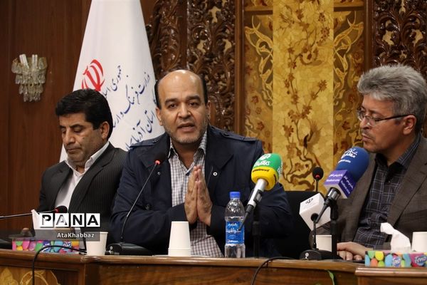 نشست تبیینی طرح مردمی‌سازی و توزیع عادلانه یارانه‌ها در تبریز