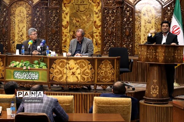 نشست تبیینی طرح مردمی‌سازی و توزیع عادلانه یارانه‌ها در تبریز