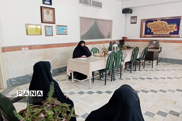 قدردانی از معلمان همیار موسسه خیریه دارالاکرام قم