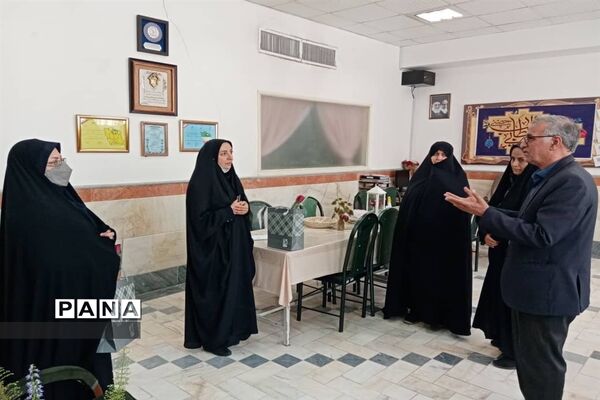 قدردانی از معلمان همیار موسسه خیریه دارالاکرام قم