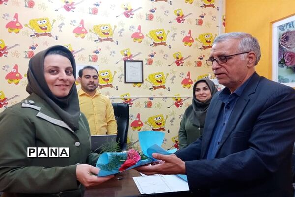 قدردانی از معلمان همیار موسسه خیریه دارالاکرام قم
