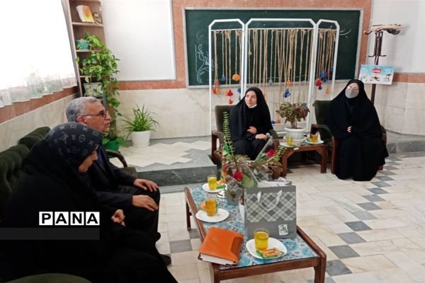 قدردانی از معلمان همیار موسسه خیریه دارالاکرام قم