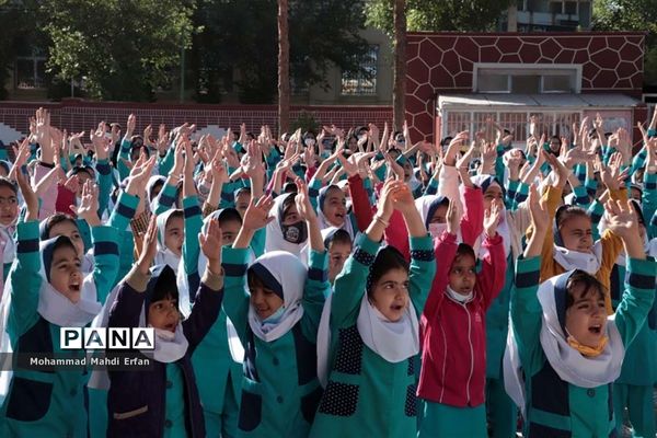 پیاده‌روی و صبحانه سالم در مدارس آباده