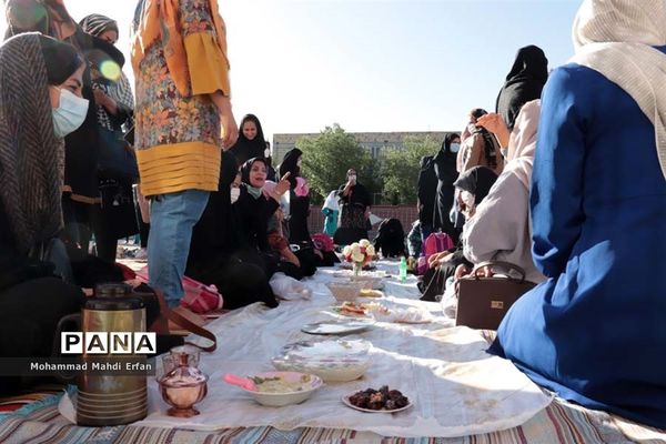 پیاده‌روی و صبحانه سالم در مدارس آباده