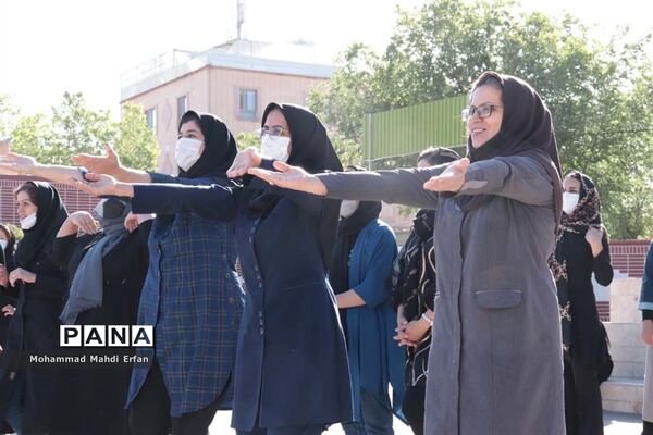 پیاده‌روی و صبحانه سالم در مدارس آباده