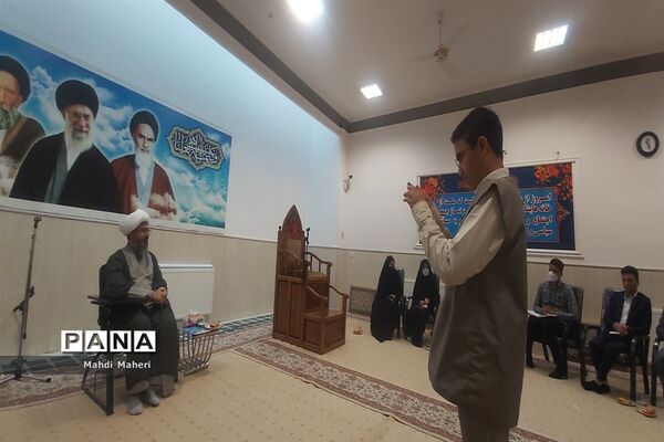 گردهمایی نماینده تشکل‌های دانش‌آموزی در دفتر امام جمعه کاشمر