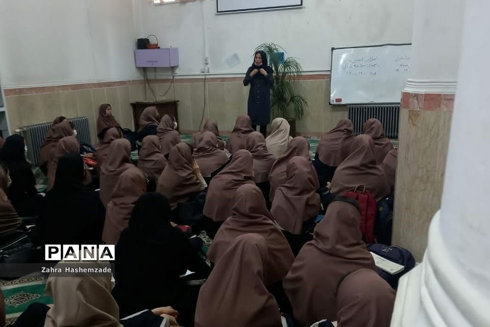 همایش مقابله با اضطراب امتحانی در دبیرستان مهدیه ناحیه یک شهرری