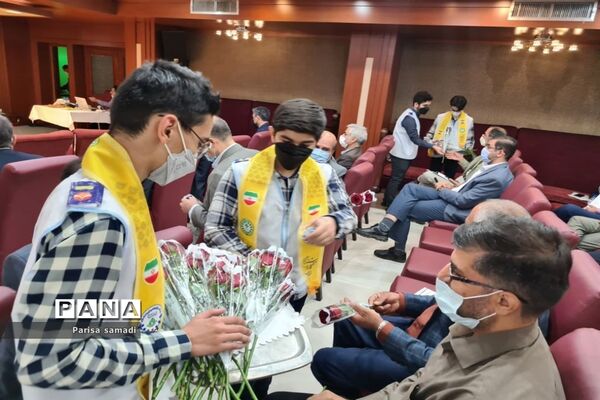 آیین تجلیل از معلمان نمونه استانی و منطقه‌ای در منطقه ۱۳ شهر تهران